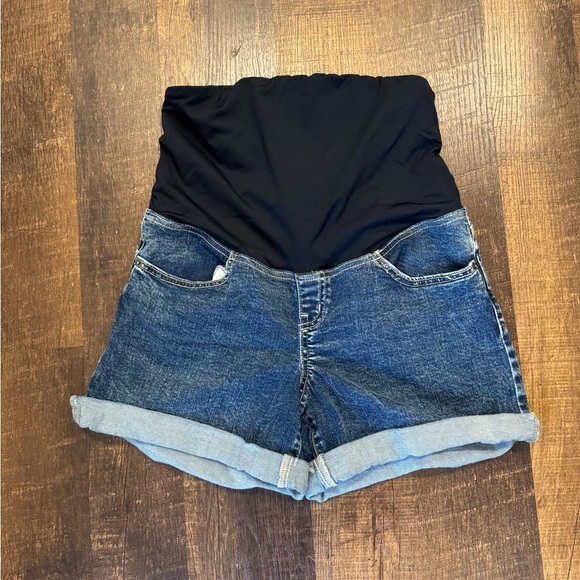 Isabel Maternity midi Denim Shorts - Picture 1 of 5
